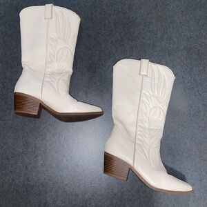 Pink Lily White Cowboy Boots size 8. Only worn once!